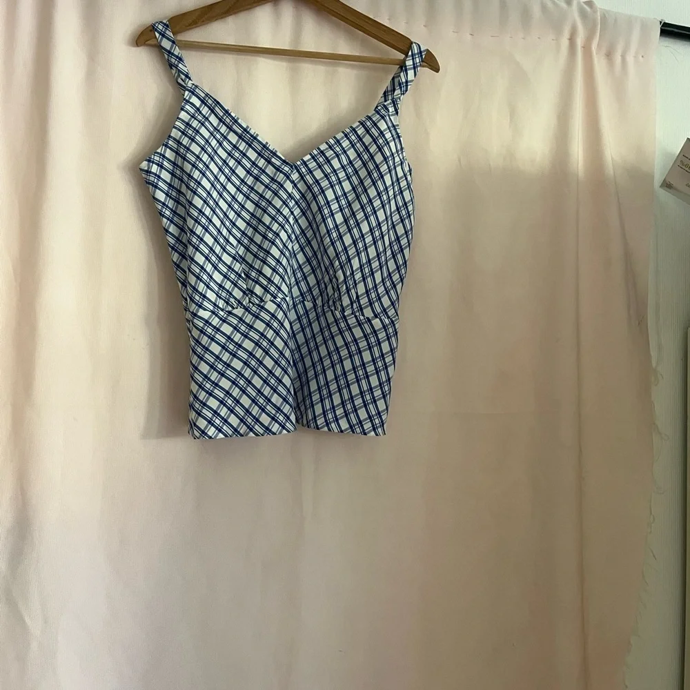 Lewit Blue and White Asymmetrical Fitted Camisole - Picture 4 of 6